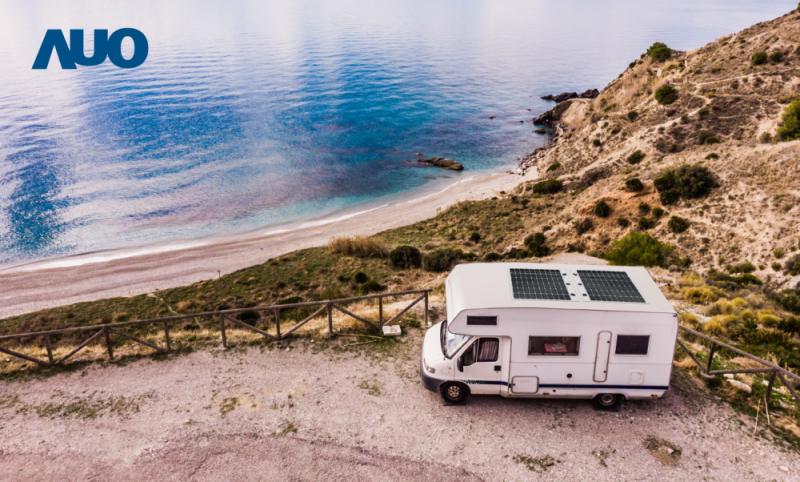 「可撓輕量化太陽光電板SunCurva」使用輕量特殊耐候型複合板取代傳統太陽能板的玻璃前板，不僅降低70%重量，每米平方僅3Kg；具有抗衝擊性能及通過電磁相容性測試，可應用於交通運輸工具，如露營車、遊艇等